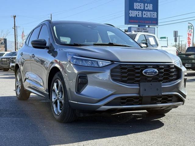 2023 Ford Escape ST-Line FWD photo