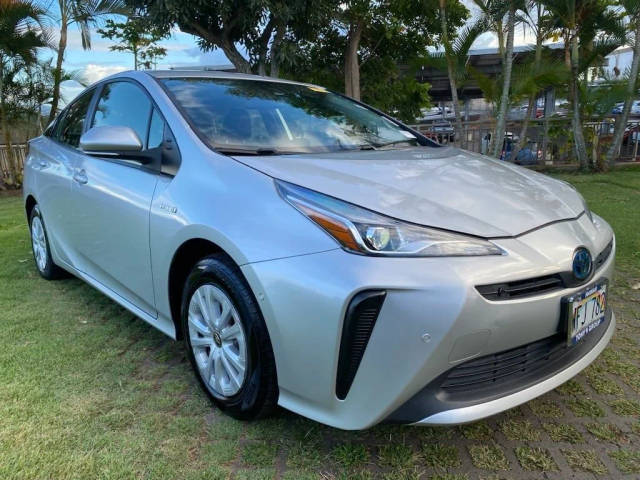 2021 Toyota Prius L Eco FWD photo