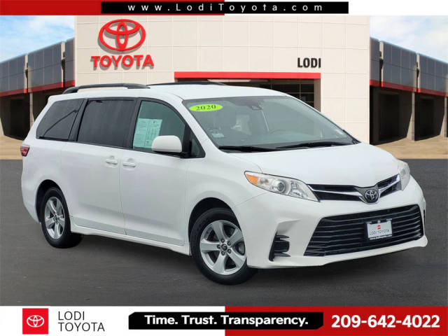 2020 Toyota Sienna LE FWD photo