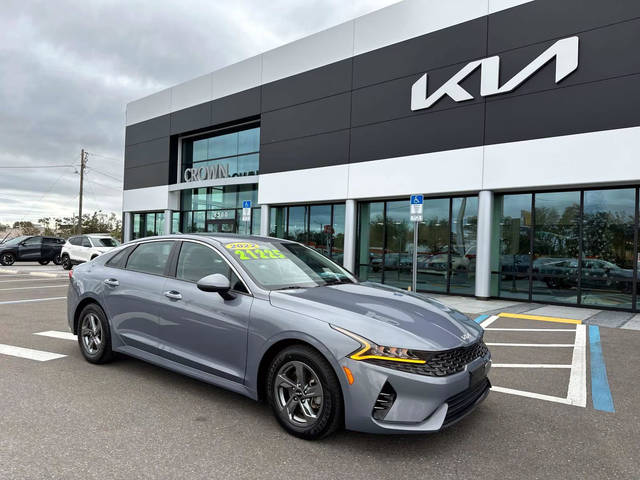 2022 Kia K5 LXS FWD photo