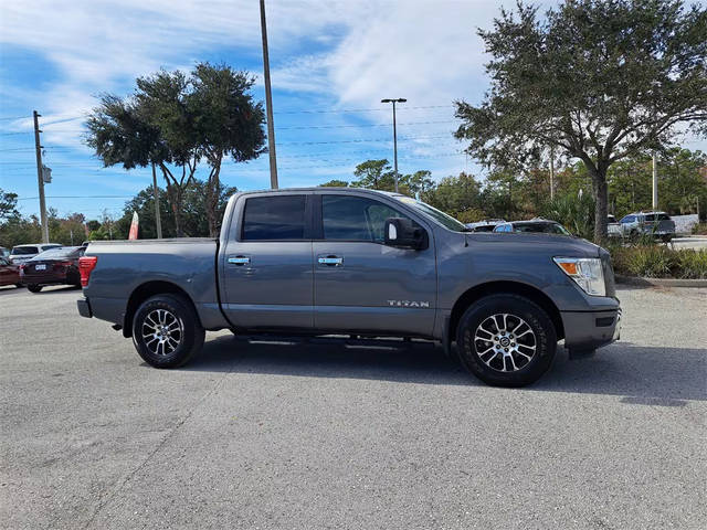 2021 Nissan Titan SV 4WD photo