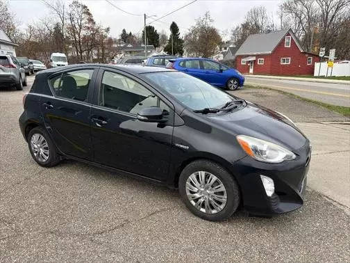 2016 Toyota Prius c One FWD photo