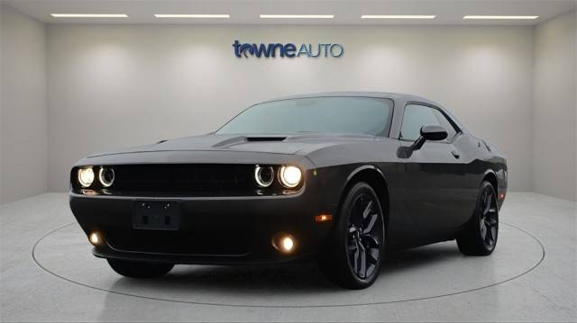 2022 Dodge Challenger SXT RWD photo