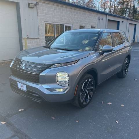 2023 Mitsubishi Outlander SE Black Edition FWD photo