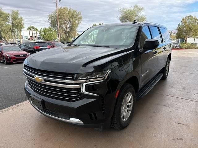 2023 Chevrolet Suburban LT 4WD photo