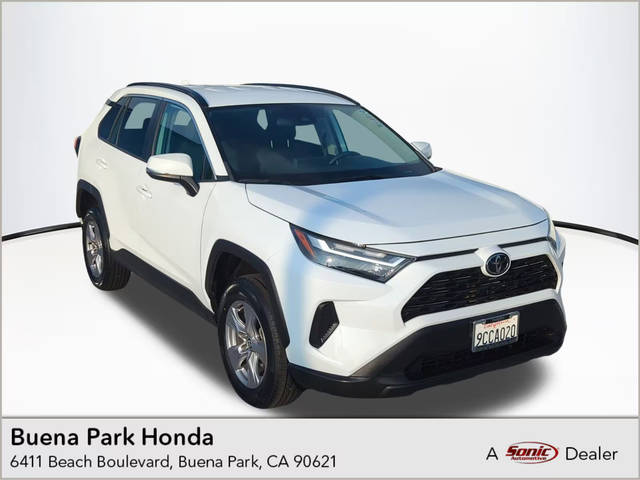 2022 Toyota RAV4 XLE FWD photo