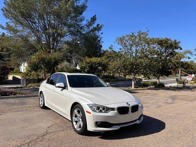 2015 BMW 3 Series 320i RWD photo
