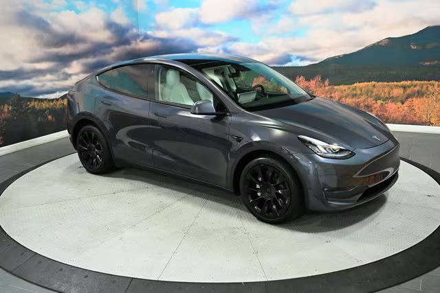 2022 Tesla Model Y Long Range AWD photo