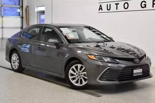 2023 Toyota Camry LE FWD photo