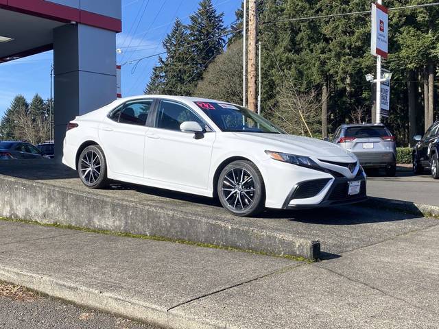 2022 Toyota Camry SE FWD photo