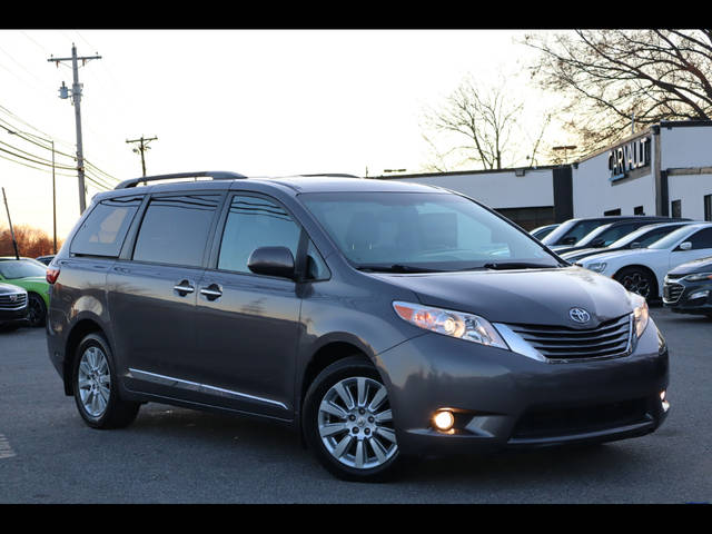 2015 Toyota Sienna XLE AWD photo