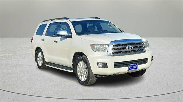 2016 Toyota Sequoia Platinum RWD photo