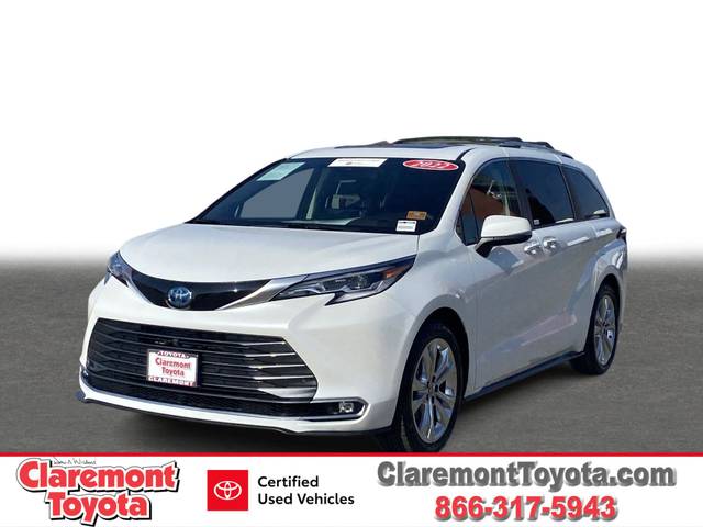 2022 Toyota Sienna Platinum FWD photo