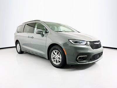 2022 Chrysler Pacifica Minivan Touring L FWD photo