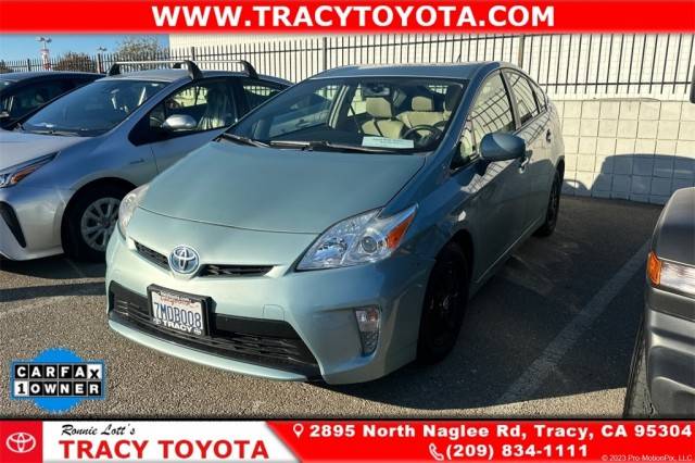 2015 Toyota Prius Four FWD photo