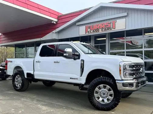 2023 Ford F-250 Super Duty LARIAT 4WD photo