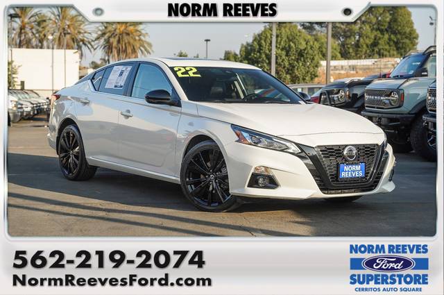 2022 Nissan Altima 2.5 SR AWD photo