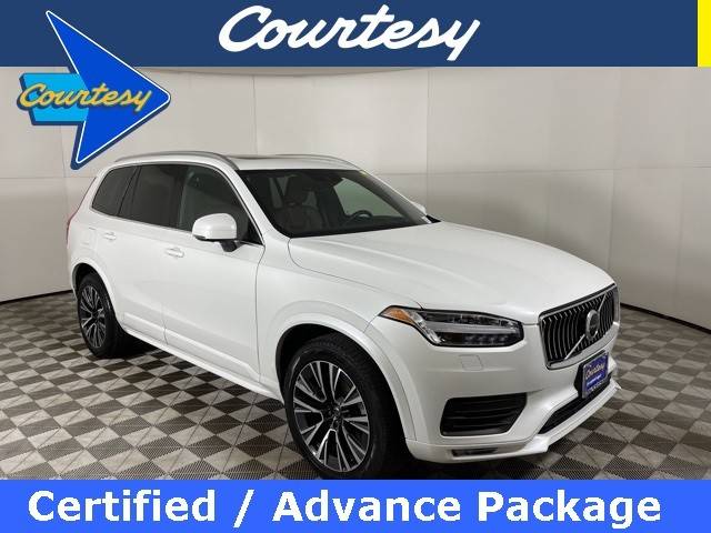 2022 Volvo XC90 Momentum AWD photo