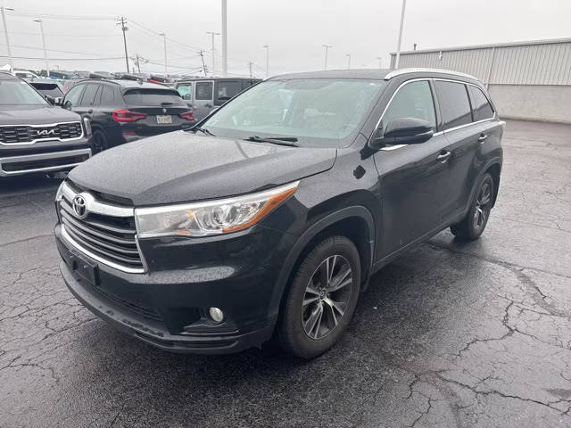 2016 Toyota Highlander XLE AWD photo