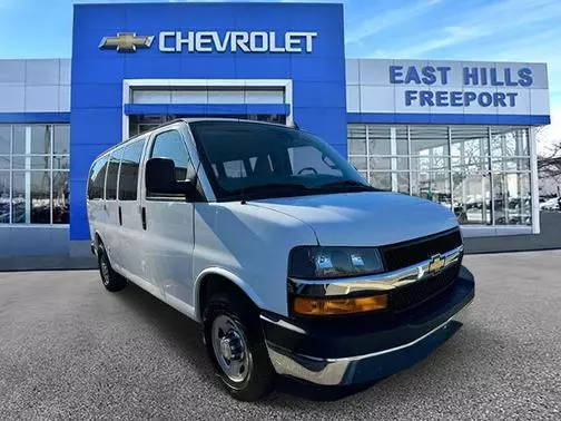 2019 Chevrolet Express LT RWD photo