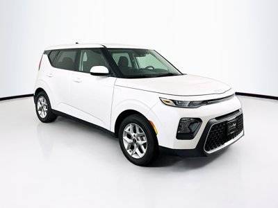 2022 Kia Soul LX FWD photo