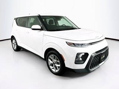 2022 Kia Soul LX FWD photo