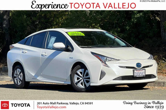 2016 Toyota Prius Four FWD photo