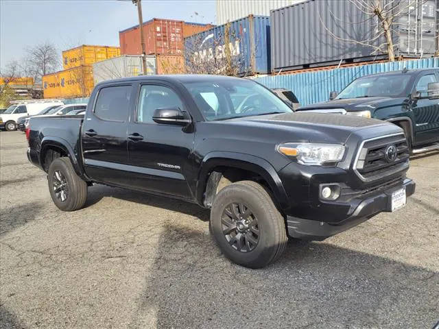 2023 Toyota Tacoma SR5 4WD photo
