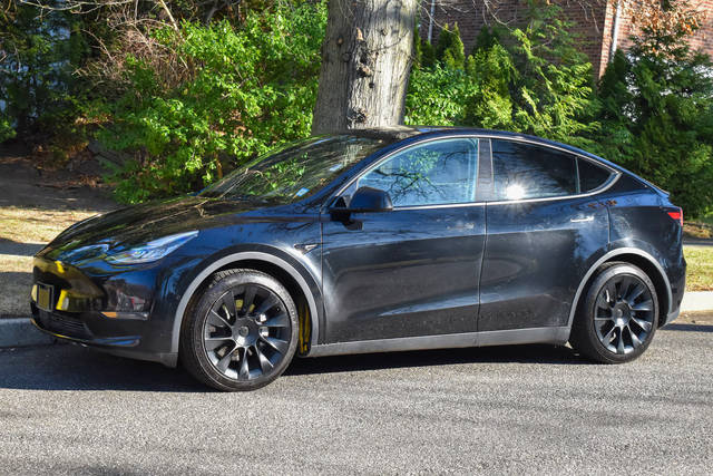 2021 Tesla Model Y Long Range AWD photo