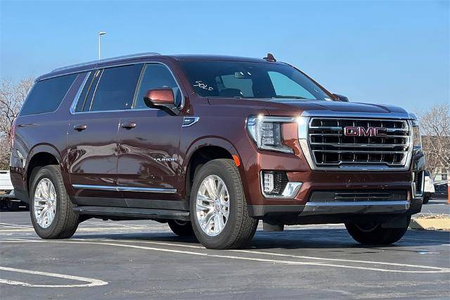 2023 GMC Yukon XL SLT 4WD photo