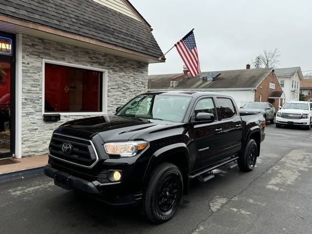 2022 Toyota Tacoma SR5 4WD photo