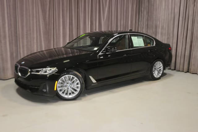 2022 BMW 5 Series 530i xDrive AWD photo