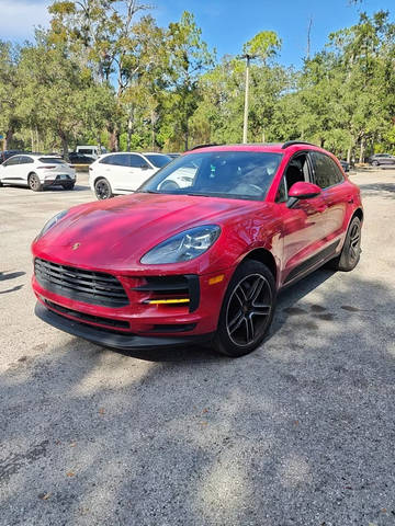 2021 Porsche Macan  AWD photo