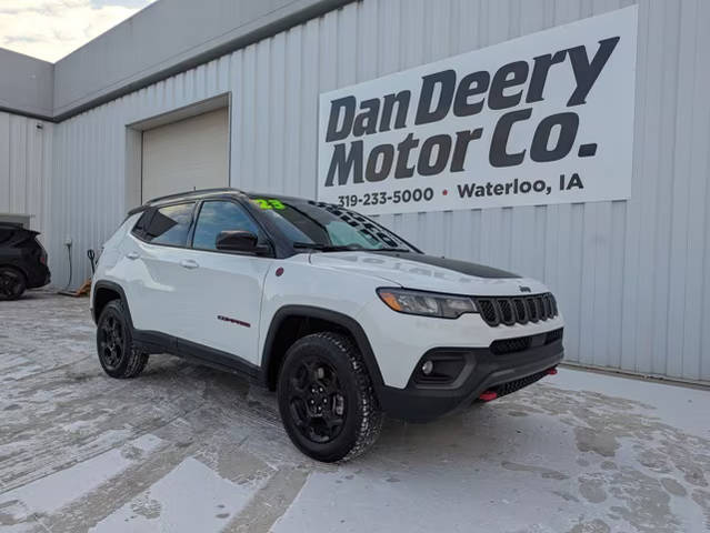 2023 Jeep Compass Trailhawk 4WD photo