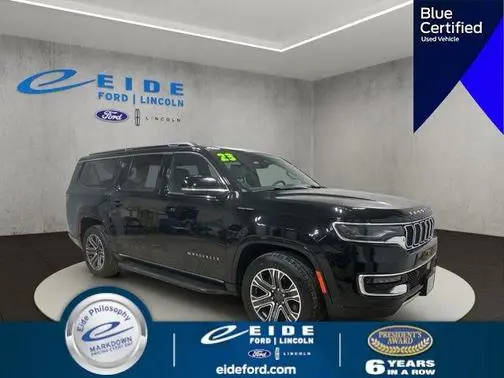 2023 Jeep Wagoneer L Series II 4WD photo