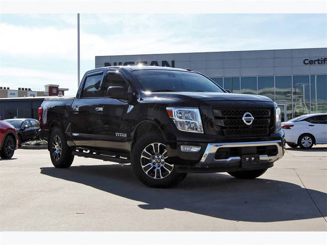 2021 Nissan Titan SV 4WD photo