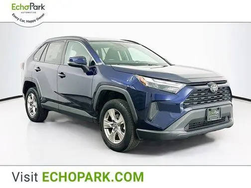 2022 Toyota RAV4 XLE AWD photo