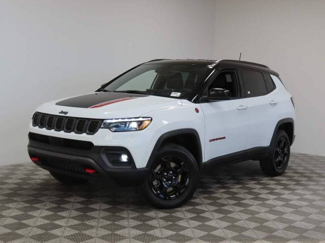 2023 Jeep Compass Trailhawk 4WD photo