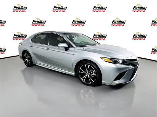 2020 Toyota Camry Hybrid SE FWD photo