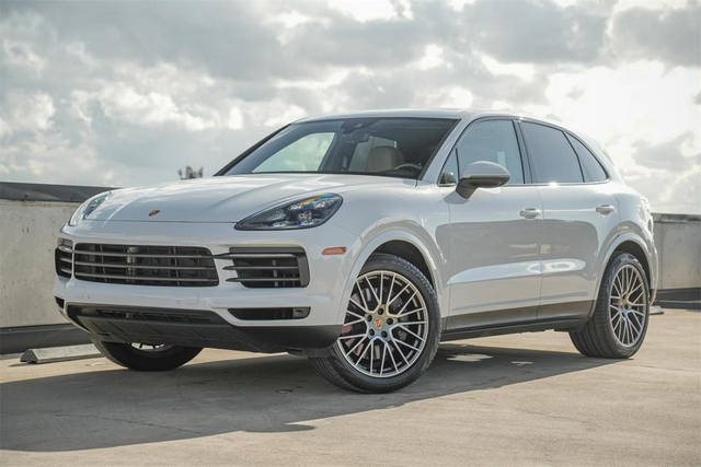 2022 Porsche Cayenne Platinum Edition AWD photo