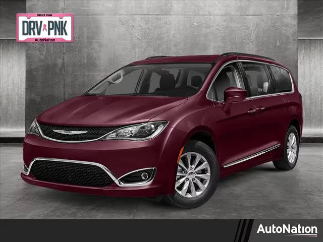 2020 Chrysler Pacifica Minivan Touring L FWD photo