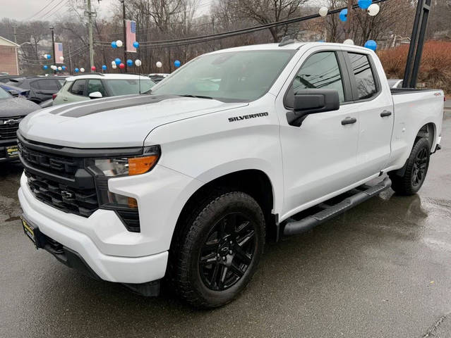 2022 Chevrolet Silverado 1500 Custom 4WD photo