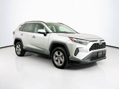 2022 Toyota RAV4 XLE AWD photo