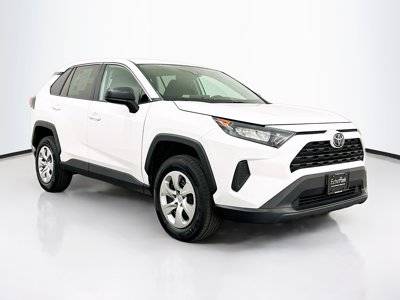 2022 Toyota RAV4 LE AWD photo