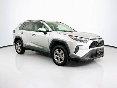 2022 Toyota RAV4 XLE AWD photo