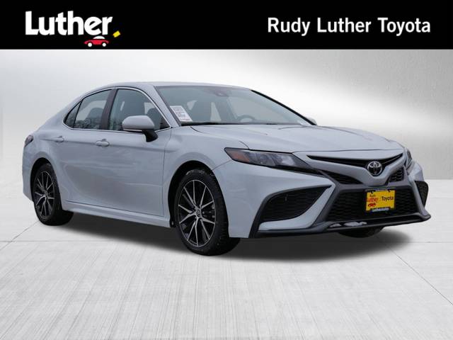 2022 Toyota Camry SE FWD photo