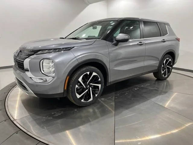 2023 Mitsubishi Outlander SE FWD photo