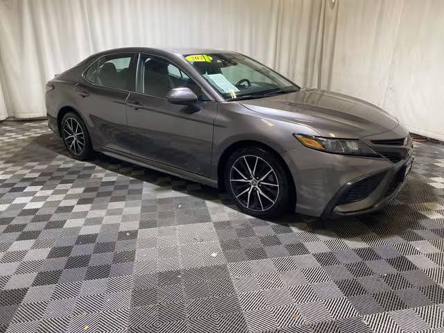 2021 Toyota Camry SE FWD photo