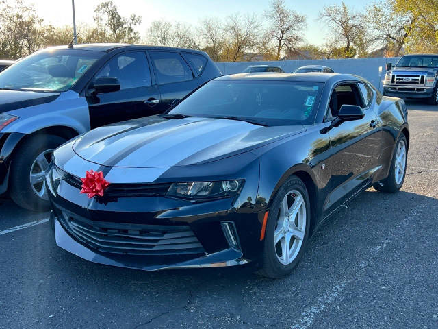 2016 Chevrolet Camaro 1LT RWD photo