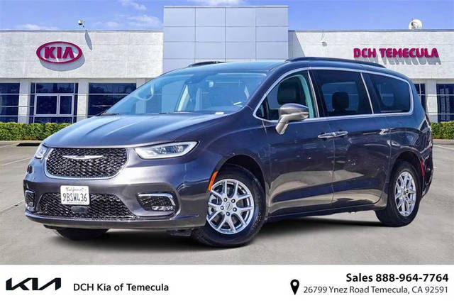 2022 Chrysler Pacifica Minivan Touring L FWD photo